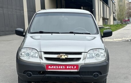 Chevrolet Niva I рестайлинг, 2011 год, 545 000 рублей, 2 фотография