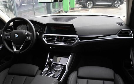 BMW 3 серия, 2020 год, 3 850 000 рублей, 14 фотография