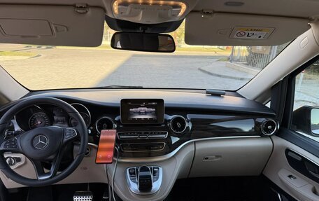 Mercedes-Benz V-Класс, 2019 год, 4 250 000 рублей, 3 фотография