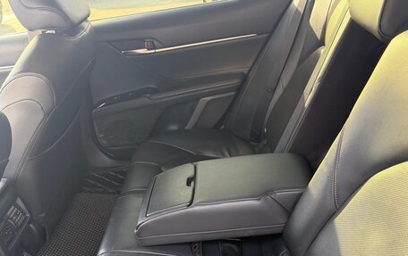 Toyota Camry, 2018 год, 2 550 000 рублей, 6 фотография