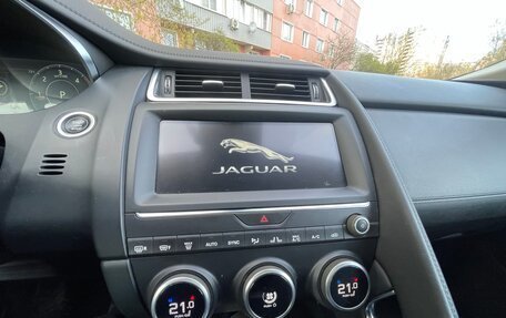 Jaguar E-Pace, 2019 год, 3 700 000 рублей, 9 фотография