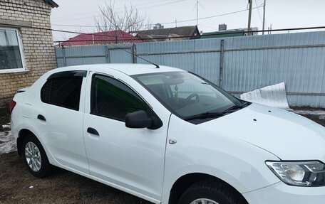 Renault Logan II, 2018 год, 300 000 рублей, 2 фотография