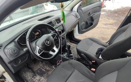 Renault Logan II, 2018 год, 300 000 рублей, 7 фотография