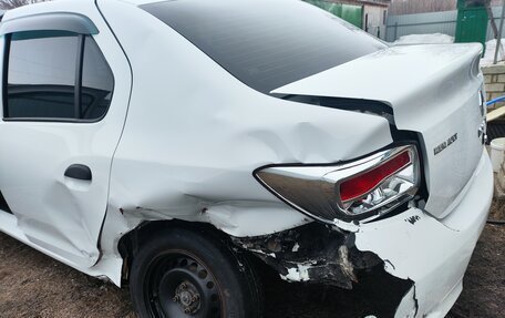 Renault Logan II, 2018 год, 300 000 рублей, 5 фотография