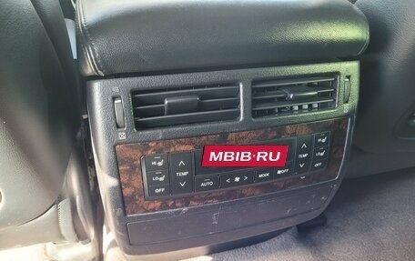 Toyota Land Cruiser 200, 2011 год, 2 750 000 рублей, 20 фотография