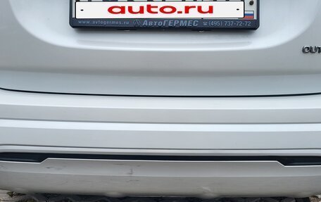 Mitsubishi Outlander III рестайлинг 3, 2022 год, 2 650 000 рублей, 8 фотография