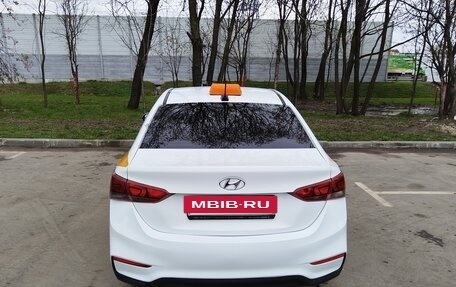 Hyundai Solaris II рестайлинг, 2018 год, 610 000 рублей, 3 фотография