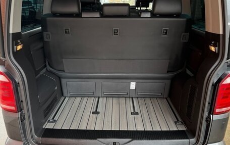 Volkswagen Multivan T6 рестайлинг, 2018 год, 3 890 000 рублей, 4 фотография