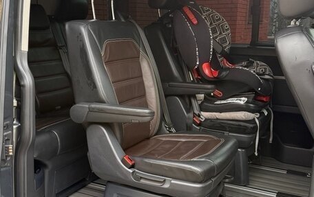 Volkswagen Multivan T6 рестайлинг, 2018 год, 3 890 000 рублей, 10 фотография