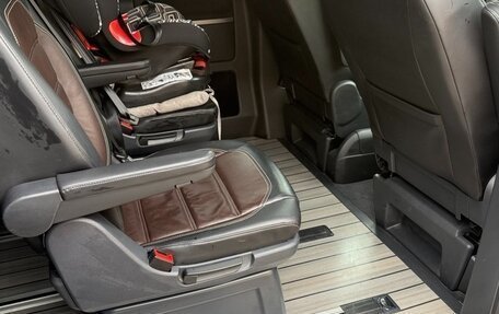 Volkswagen Multivan T6 рестайлинг, 2018 год, 3 890 000 рублей, 12 фотография