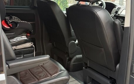 Volkswagen Multivan T6 рестайлинг, 2018 год, 3 890 000 рублей, 13 фотография