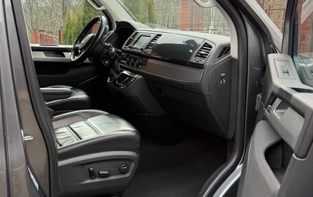 Volkswagen Multivan T6 рестайлинг, 2018 год, 3 890 000 рублей, 22 фотография