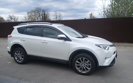 Toyota RAV4, 2016 год, 2 550 000 рублей, 2 фотография
