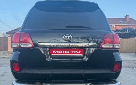 Toyota Land Cruiser 200, 2011 год, 3 000 000 рублей, 2 фотография