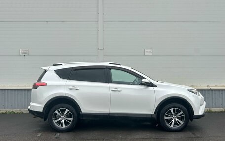 Toyota RAV4, 2017 год, 2 275 000 рублей, 5 фотография