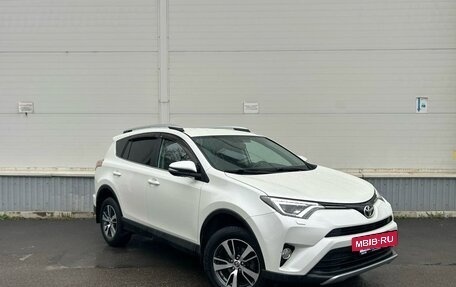 Toyota RAV4, 2017 год, 2 275 000 рублей, 3 фотография
