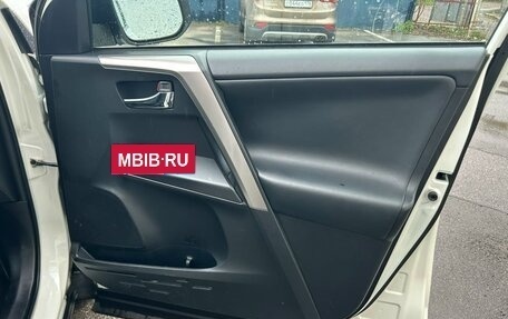 Toyota RAV4, 2017 год, 2 275 000 рублей, 15 фотография