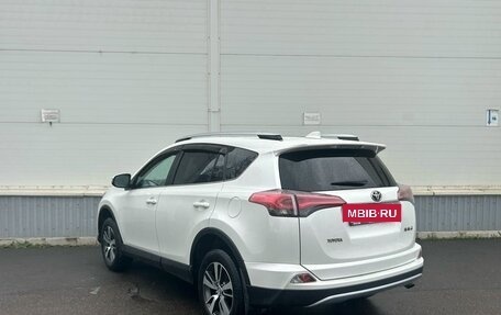 Toyota RAV4, 2017 год, 2 275 000 рублей, 6 фотография