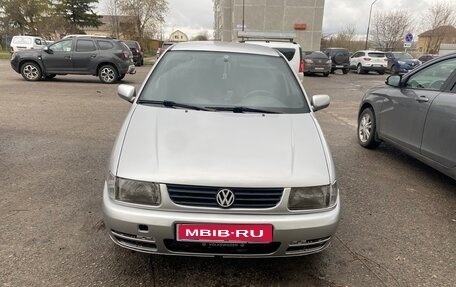 Volkswagen Polo III рестайлинг, 1999 год, 300 000 рублей, 1 фотография
