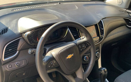 Chevrolet Trax, 2019 год, 990 000 рублей, 11 фотография