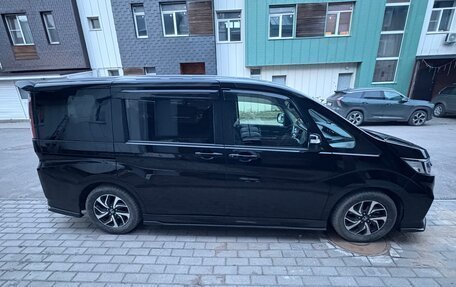 Honda Stepwgn IV, 2019 год, 2 450 000 рублей, 4 фотография