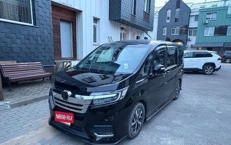 Honda Stepwgn IV, 2019 год, 2 450 000 рублей, 2 фотография