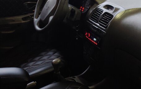 Hyundai Accent II, 2005 год, 270 000 рублей, 2 фотография