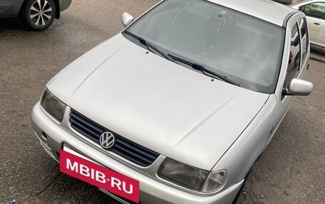 Volkswagen Polo III рестайлинг, 1999 год, 300 000 рублей, 4 фотография