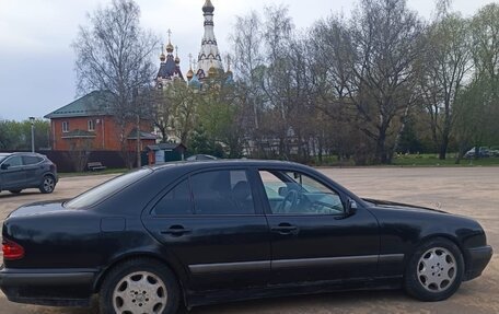 Mercedes-Benz E-Класс, 2001 год, 320 000 рублей, 3 фотография