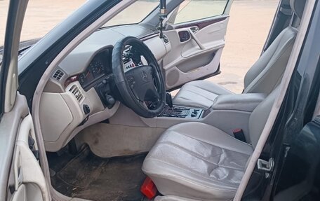 Mercedes-Benz E-Класс, 2001 год, 320 000 рублей, 5 фотография