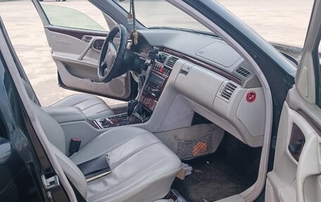 Mercedes-Benz E-Класс, 2001 год, 320 000 рублей, 8 фотография