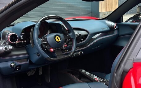 Ferrari F8, 2021 год, 25 900 000 рублей, 3 фотография