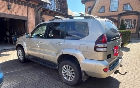 Toyota Land Cruiser Prado 120 рестайлинг, 2008 год, 2 250 000 рублей, 3 фотография