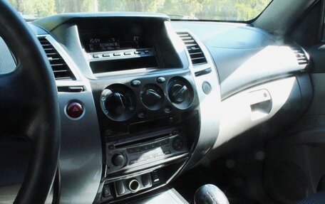 Mitsubishi Pajero Sport II рестайлинг, 2012 год, 1 400 000 рублей, 11 фотография