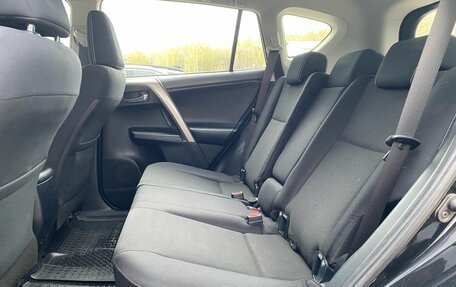 Toyota RAV4, 2018 год, 2 399 000 рублей, 12 фотография