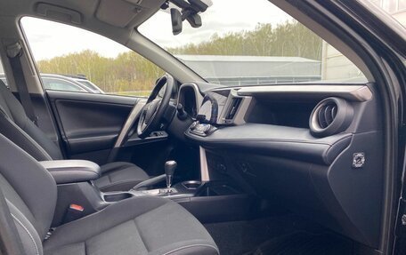 Toyota RAV4, 2018 год, 2 399 000 рублей, 11 фотография