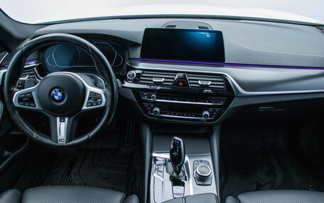 BMW 5 серия, 2021 год, 4 950 000 рублей, 13 фотография