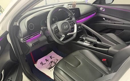 Hyundai Elantra, 2023 год, 1 290 040 рублей, 21 фотография