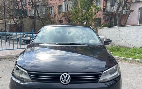 Volkswagen Jetta VI, 2013 год, 620 000 рублей, 2 фотография