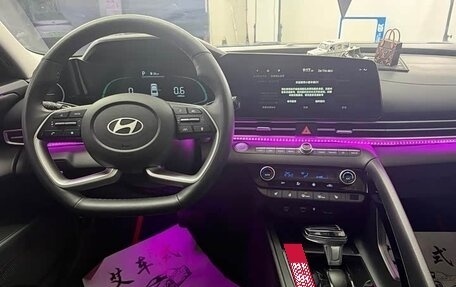 Hyundai Elantra, 2023 год, 1 290 040 рублей, 26 фотография