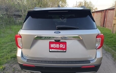 Ford Explorer VI, 2021 год, 3 700 000 рублей, 2 фотография