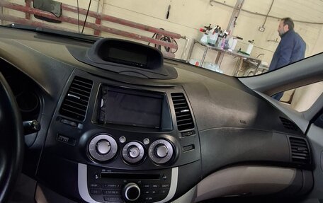 Mitsubishi Grandis, 2008 год, 950 000 рублей, 13 фотография