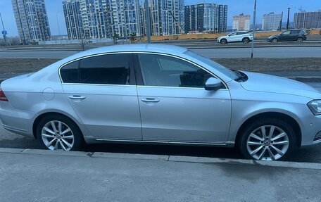 Volkswagen Passat B7, 2011 год, 1 070 000 рублей, 2 фотография