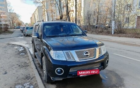 Nissan Pathfinder, 2010 год, 1 890 000 рублей, 2 фотография