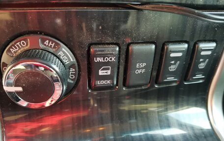 Nissan Pathfinder, 2010 год, 1 890 000 рублей, 17 фотография