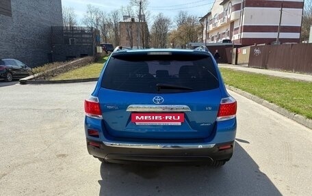 Toyota Highlander III, 2012 год, 2 700 000 рублей, 5 фотография