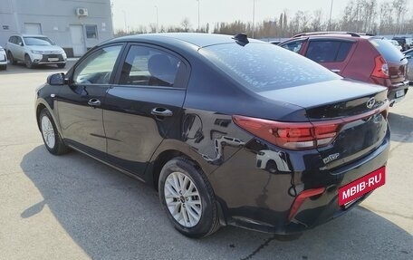 KIA Rio IV, 2018 год, 1 421 000 рублей, 2 фотография