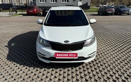 KIA Rio III рестайлинг, 2015 год, 880 000 рублей, 1 фотография