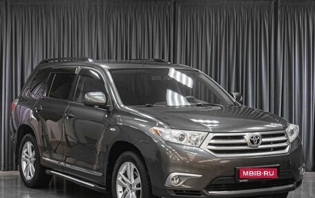 Toyota Highlander III, 2012 год, 2 139 000 рублей, 1 фотография