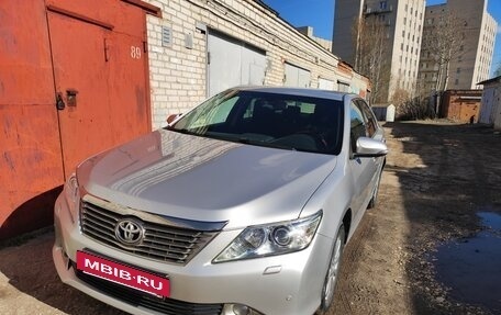 Toyota Camry, 2011 год, 1 560 000 рублей, 6 фотография